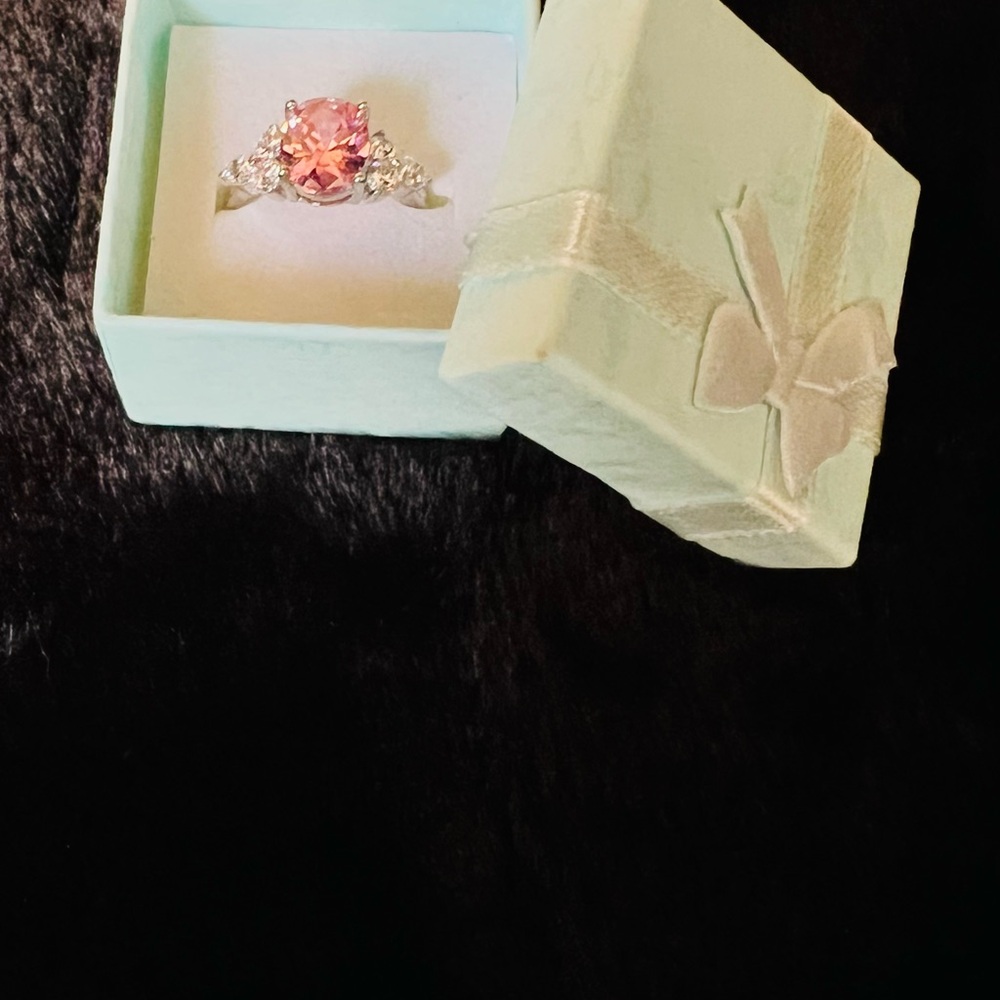 29. Pink and Silver Ring - Picture 4 of 5